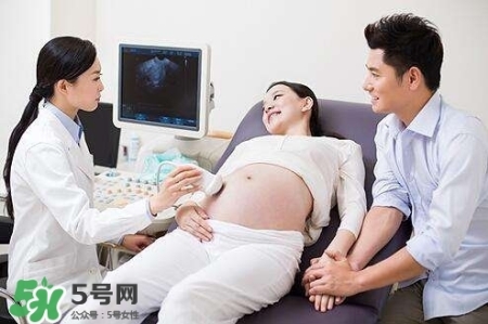 四维彩超能看出男女吗？四维彩超能看清手指吗？