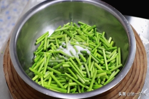 腌制蒜苔的方法与配料[家常蒜苔的腌制方法]