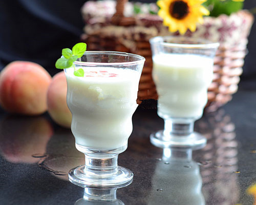 蜂蜜水果酸奶饮