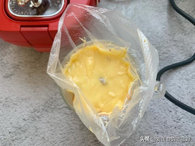 简单易做的家庭小蛋糕无需烤箱（教你做不用打发的小蛋糕）(10)