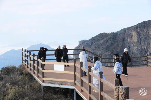 云南昭通大山包风景区最好的季节（云南昭通大山包鸡公山景区元旦假期首日游客增多）(6)