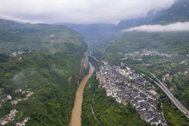 云南省滇西北旅游攻略最新消息（云南东北这座低调的城市）(11)