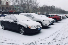 下雪天汽车雨刮器为什么要竖起来