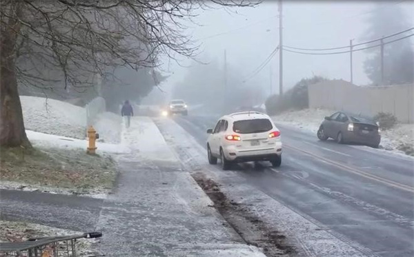 冰雪上坡路老司机为何绕路也不肯轻易尝试 风险有什么