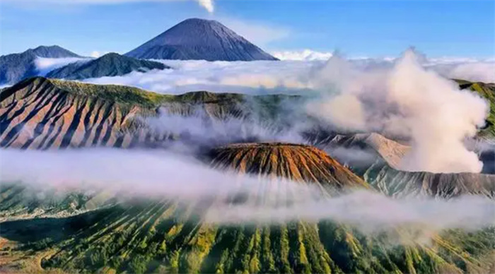 世界上火山最多的国家在哪（印度尼西亚）