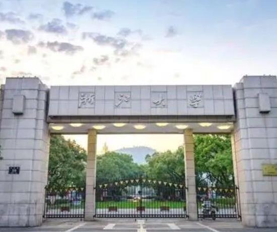 中国十大名校排行榜，清华大学师资力量强、北京大学含金量极高