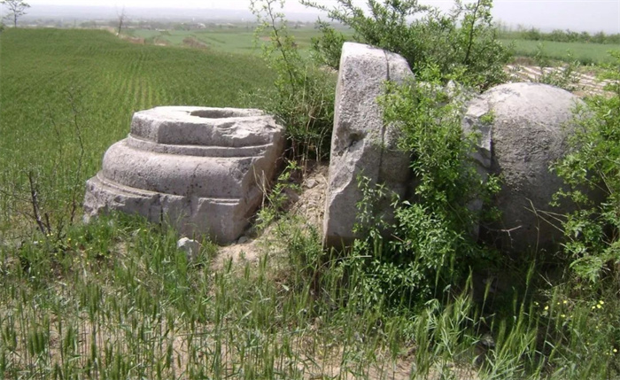 南阳出土天子大墓 出土大量兵器（天子墓葬）