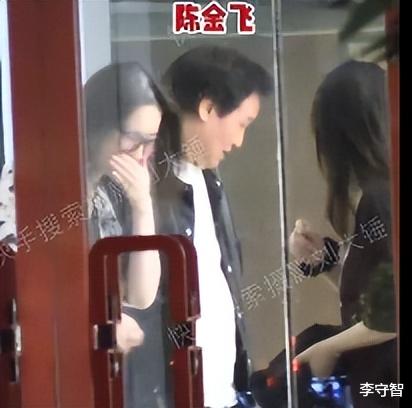 陈金飞与刘亦菲聚餐被拍热关注，曾与小几十岁杨采钰相恋无果而终