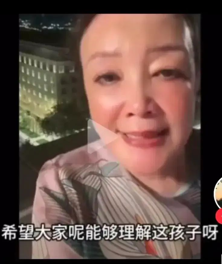 汪小菲因大S深夜发疯！马筱梅忍无可忍，素颜出镜，表情很痛苦