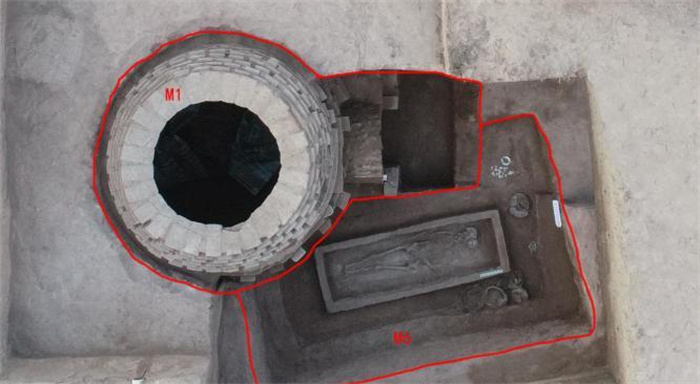 山西平遥发现墓葬 距离现在两千多年（东周古墓）