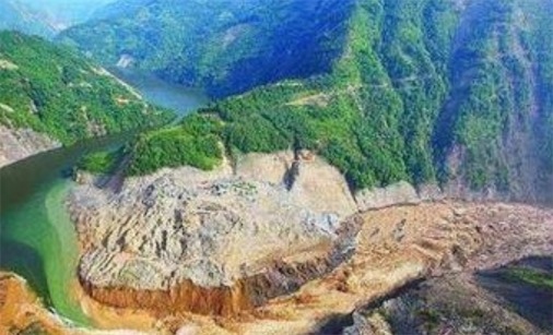 中国最大的火山 揠塞湖面积为90平方米