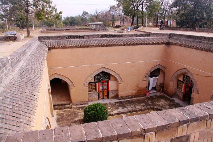 探索中国最神秘村民住地坑院